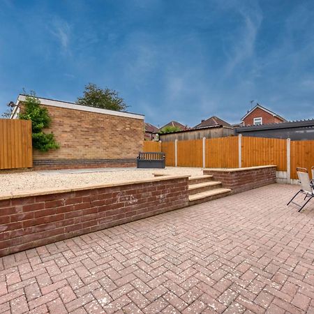 3 Bedroom Bungalow With Garden And Parking Radcliffe-on-Trent 外观 照片